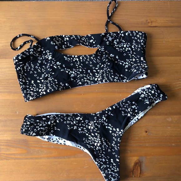 Reversible Cheeky Bikini - Picture 1 of 2